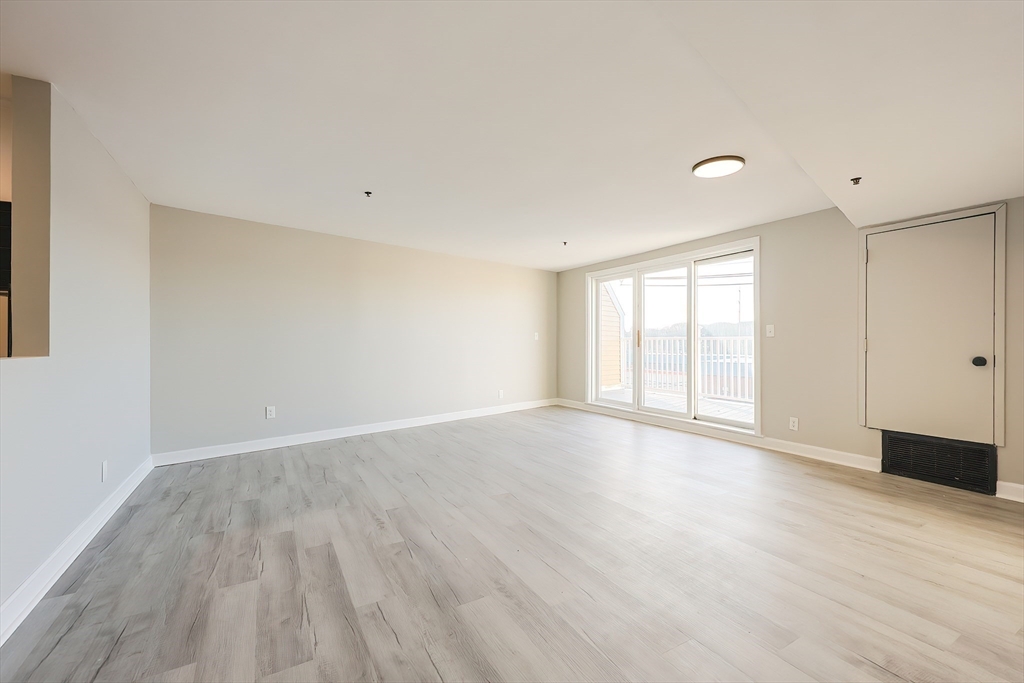 348 Rantoul Street #202, Beverly, MA, 348 Rantoul Street #202, Beverly, MA Photo #13