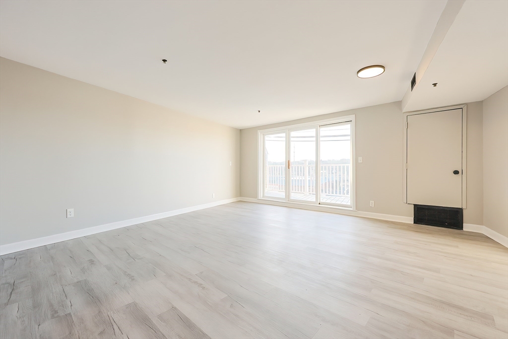 348 Rantoul Street #202, Beverly, MA, 348 Rantoul Street #202, Beverly, MA Photo #24