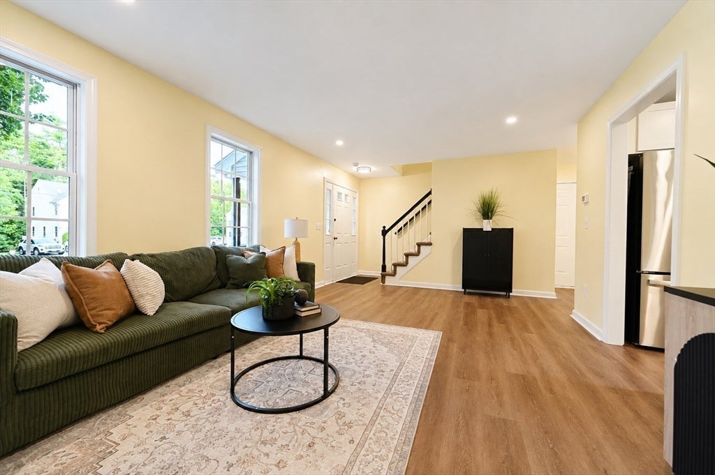 345 Laurel St