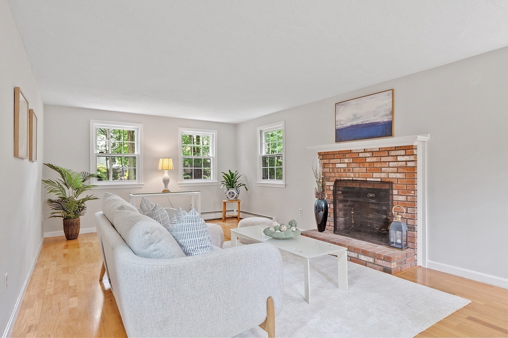 24 Squirrel Hill Rd