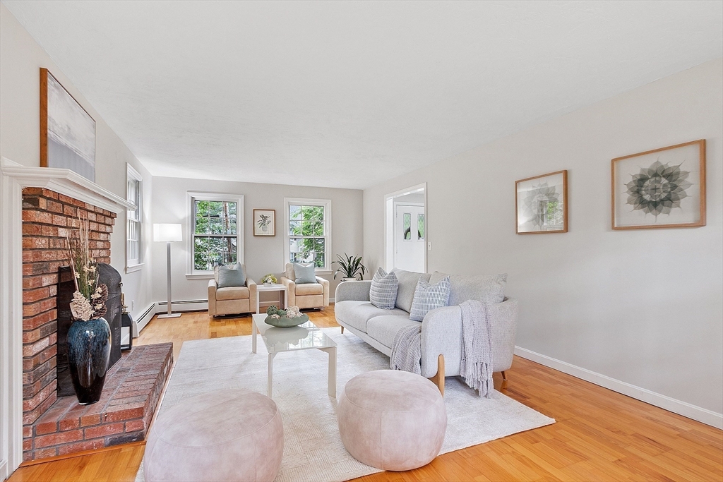 24 Squirrel Hill Rd