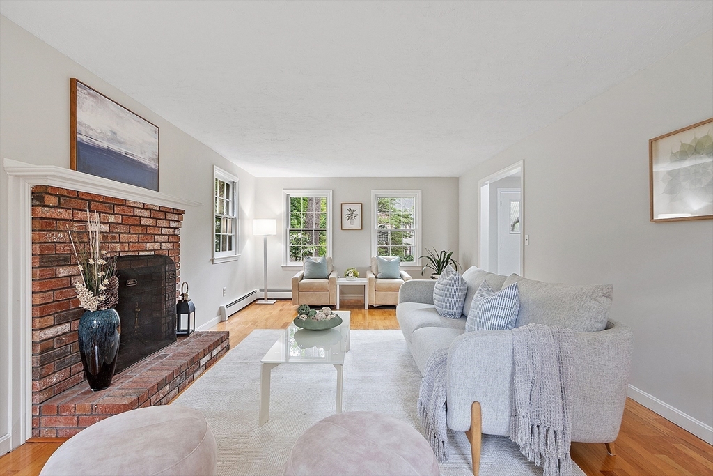 24 Squirrel Hill Rd