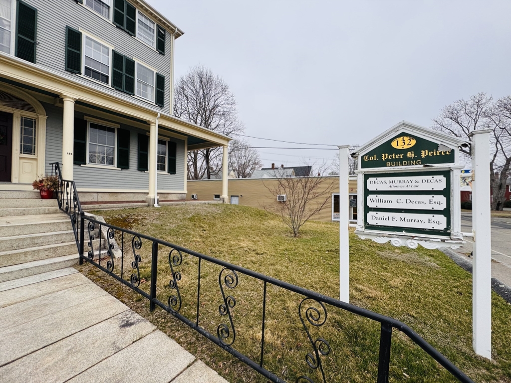 132 N Main St 1