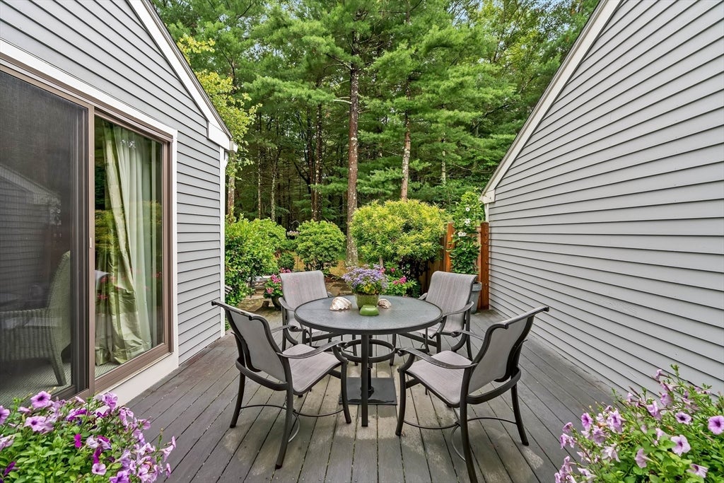 64 Pickwick Way #64, Wayland, MA Photo #15