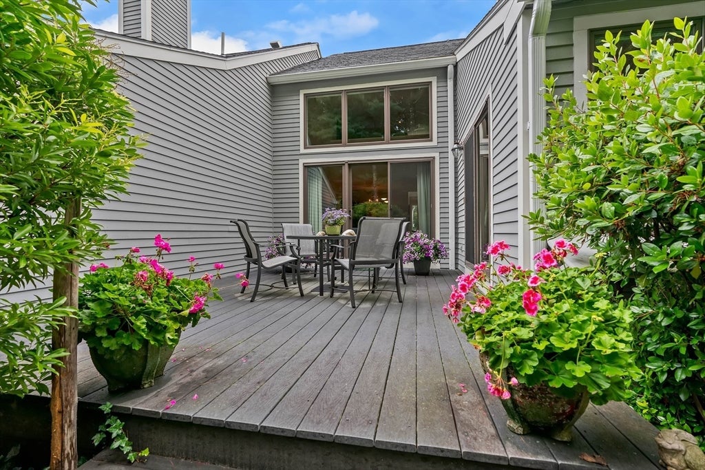 64 Pickwick Way #64, Wayland, MA Photo #16