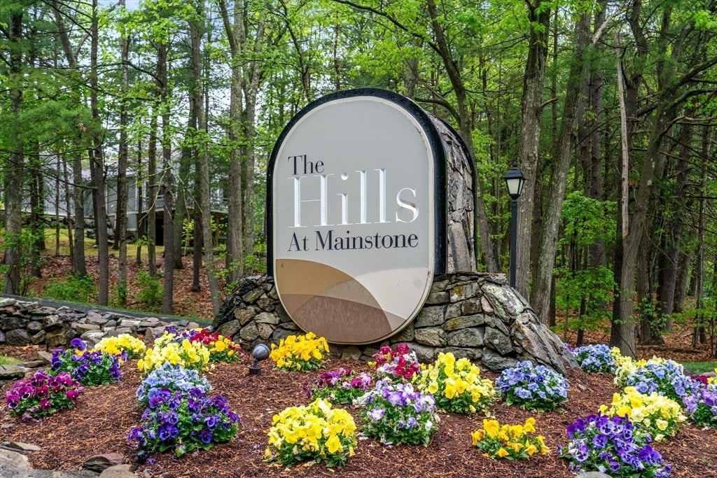 64 Pickwick Way #64, Wayland, MA Photo #2