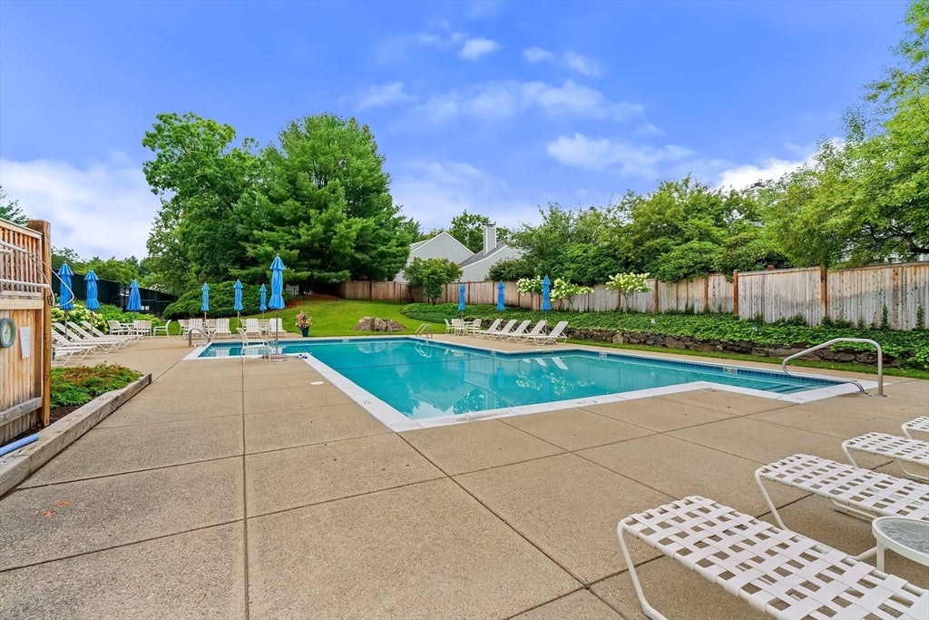 64 Pickwick Way #64, Wayland, MA Photo #20