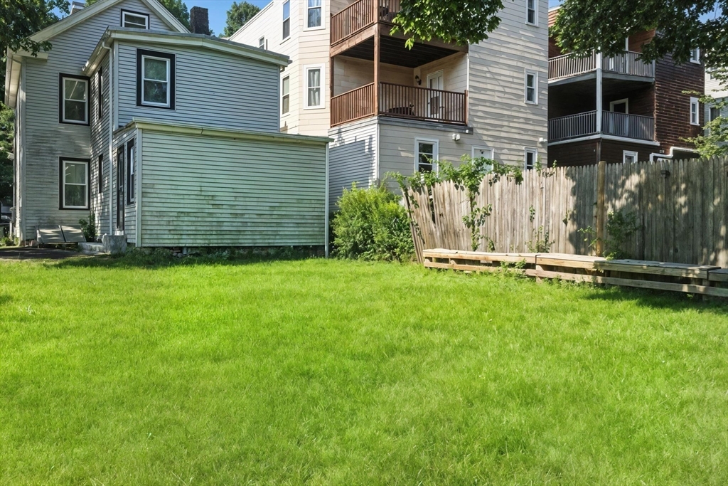 20 Rosseter St