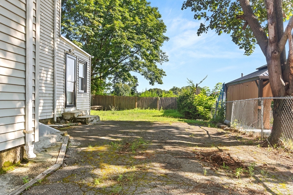 20 Rosseter St