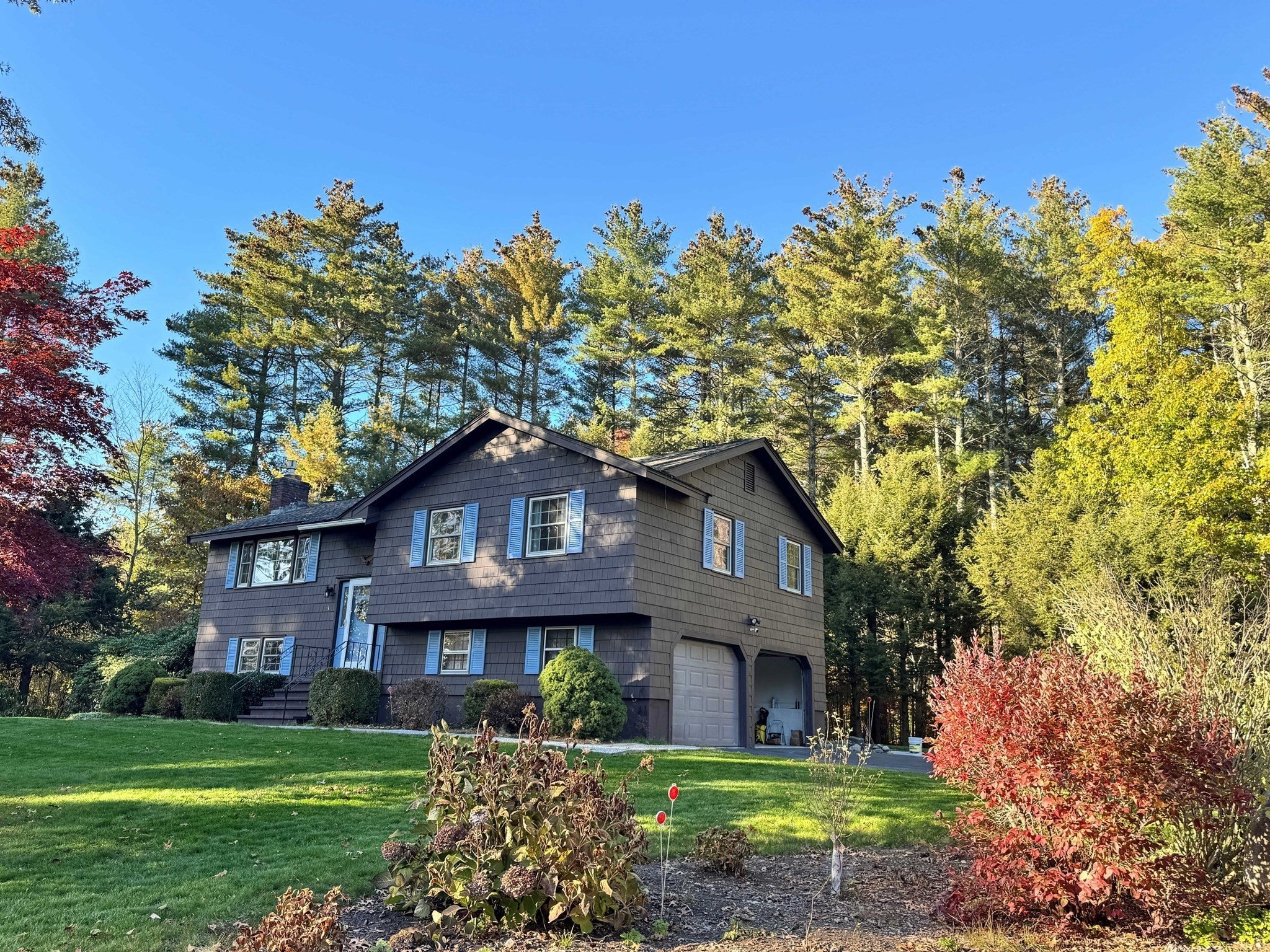 Photo of 41 Guggins Ln, Boxborough, MA
