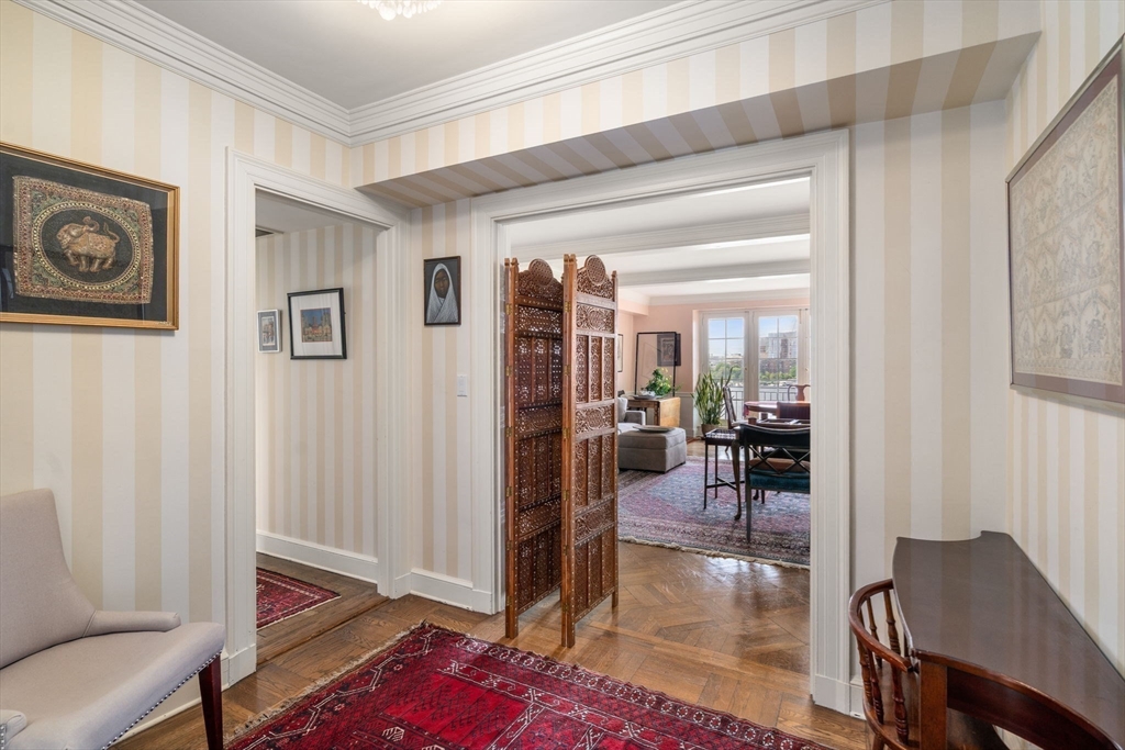 274 Beacon Street 8R