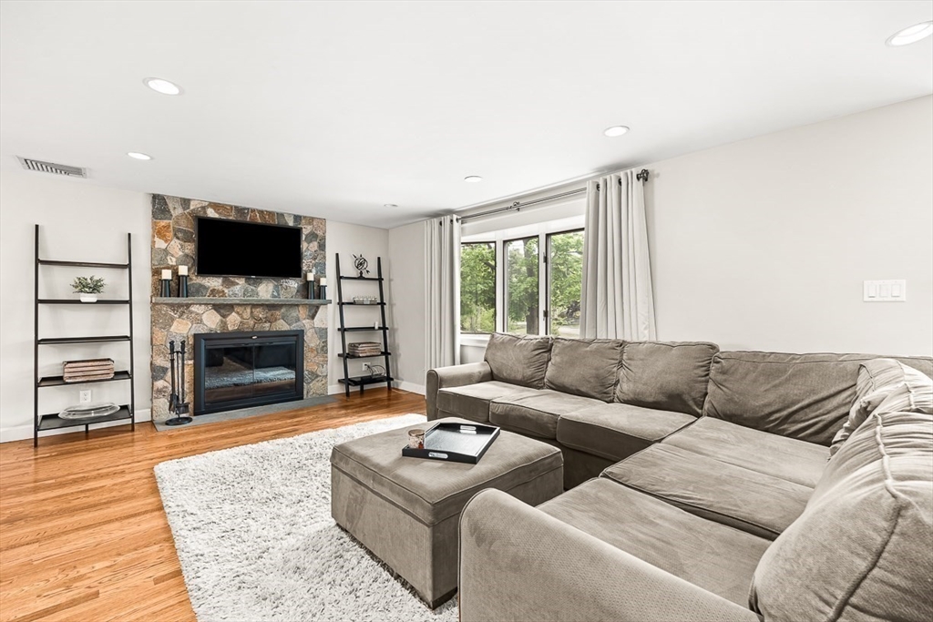 43 Albemarle Road, Newton, MA Photo #7