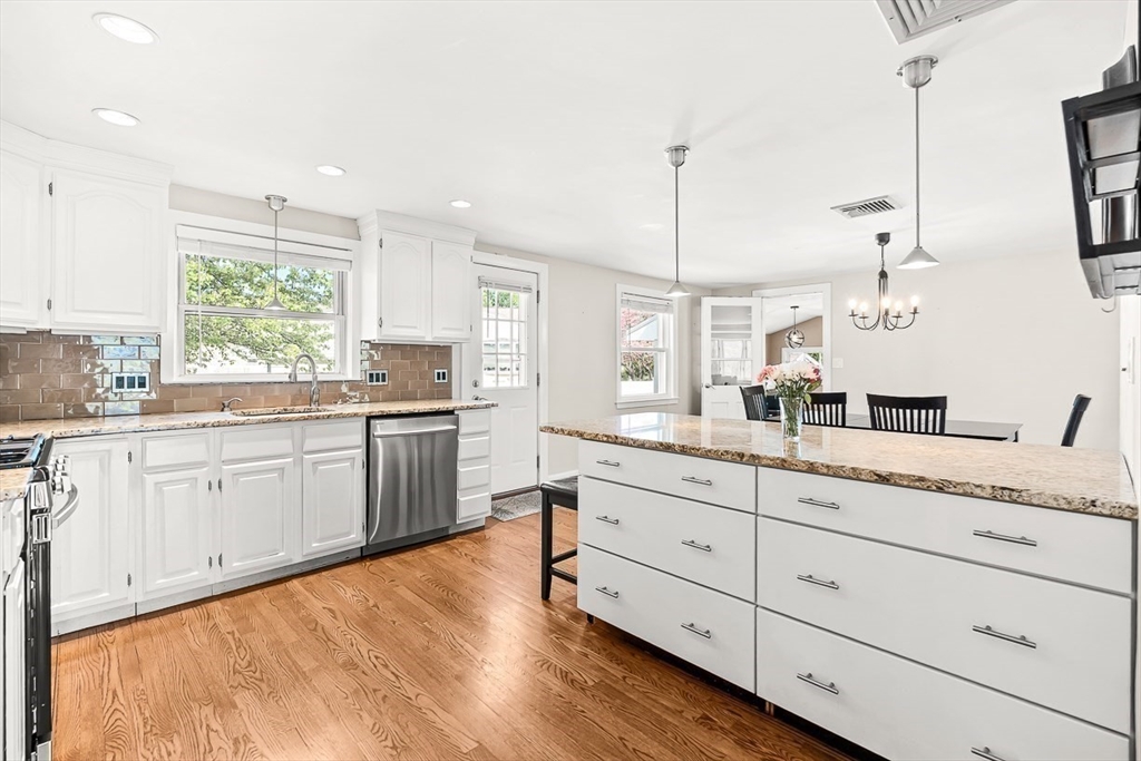 43 Albemarle Road, Newton, MA Photo #4