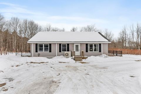 Photo of 10 Russell Farm Rd, Winchendon, MA 01475 (MLS # 73476322)