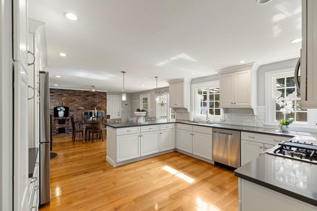 24 Edgemere Rd, Lynnfield, MA, 24 Edgemere Rd, Lynnfield, MA Photo #13