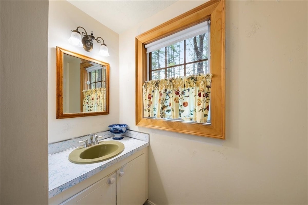 100 S Harbor Rd, Townsend, MA Photo #23