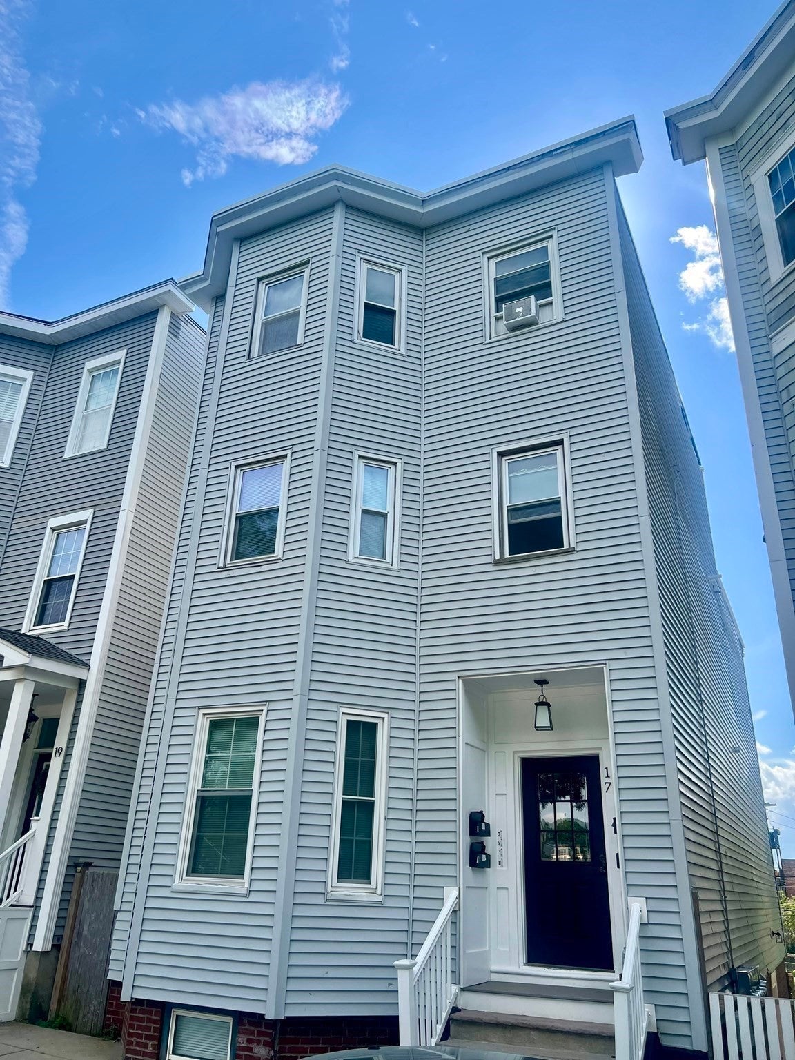 17 M Street