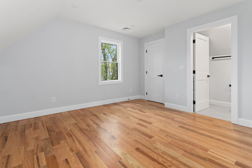 36 Burnside Ave 3