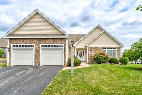 10 Dunrobin Cir 10 Methuen MA 01844