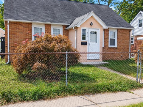Photo of 223 East St, Springfield, MA 01104 (MLS # 73581830)