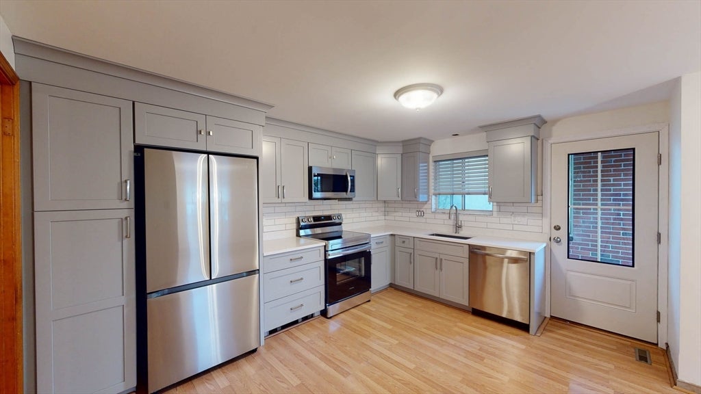 19 Ashmont Ave, Newton, MA Photo #2