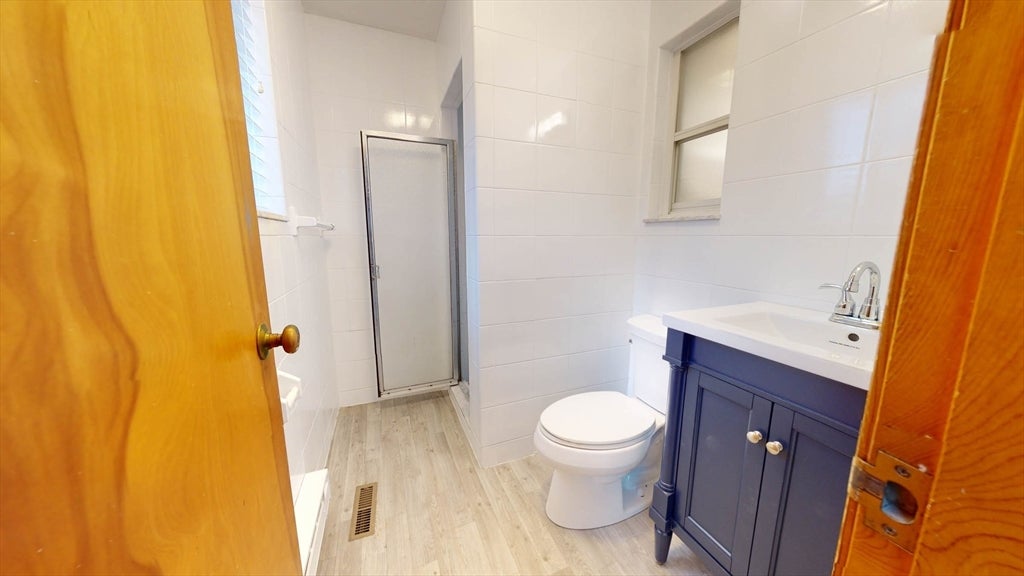 19 Ashmont Ave, Newton, MA Photo #21