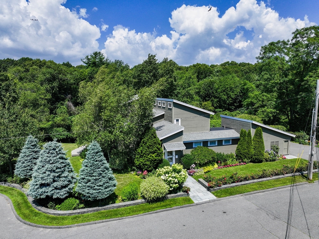 55 Stony Brook Rd