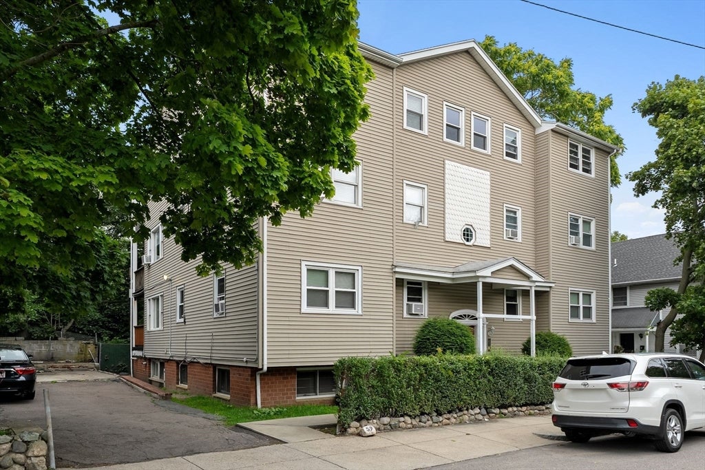 59 Monadnock St 1