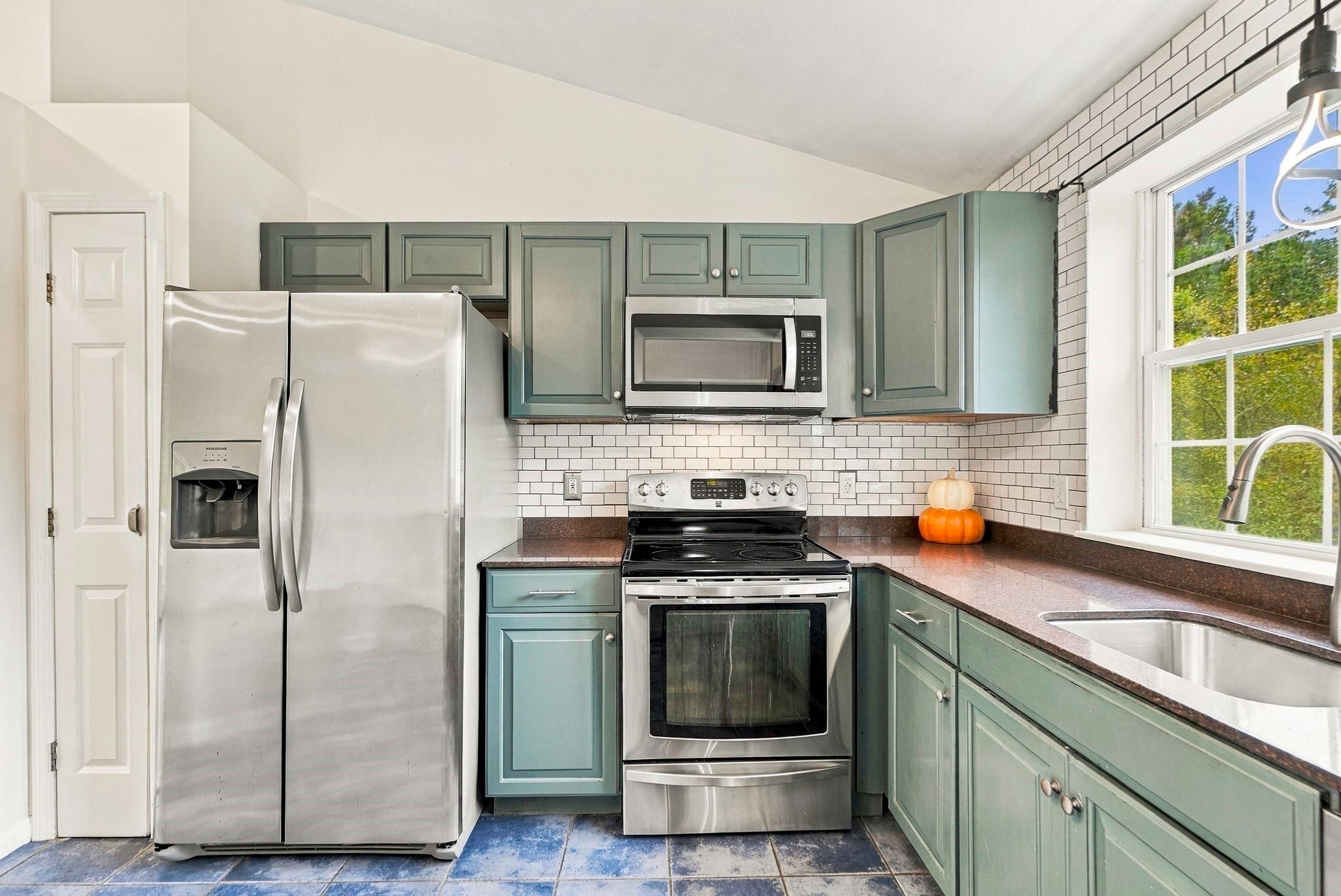 8 Thompson Cir, Plymouth, MA, 8 Thompson Cir, Plymouth, MA Photo #9
