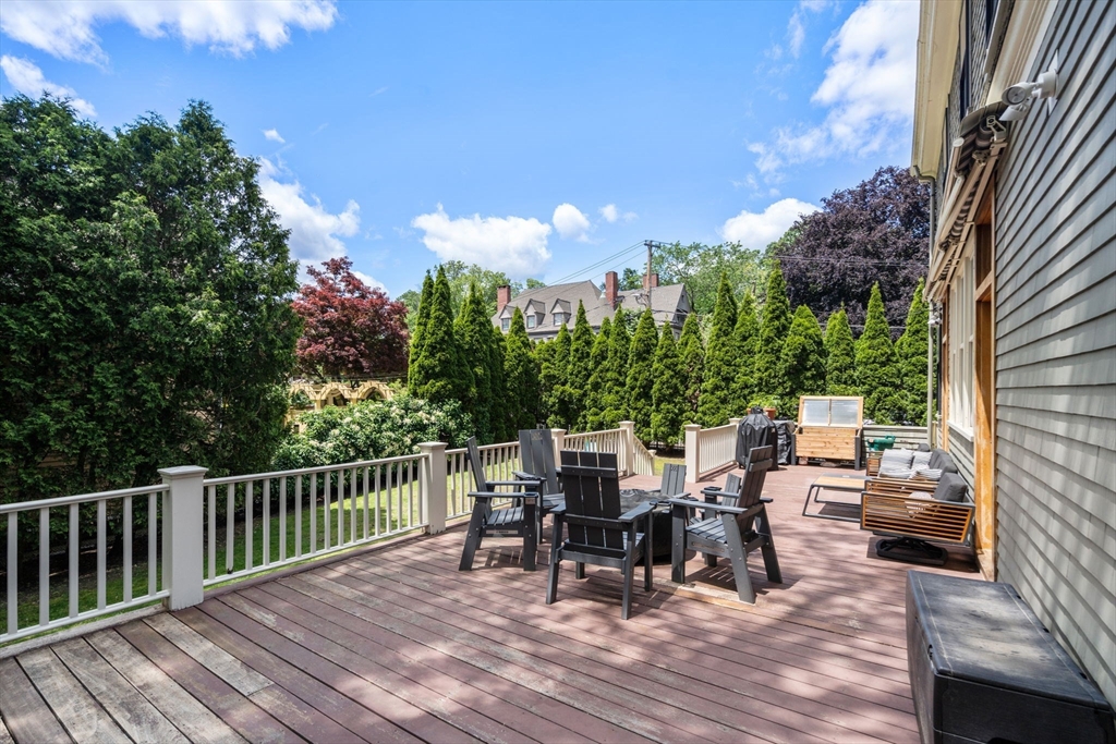 33 Agassiz St
