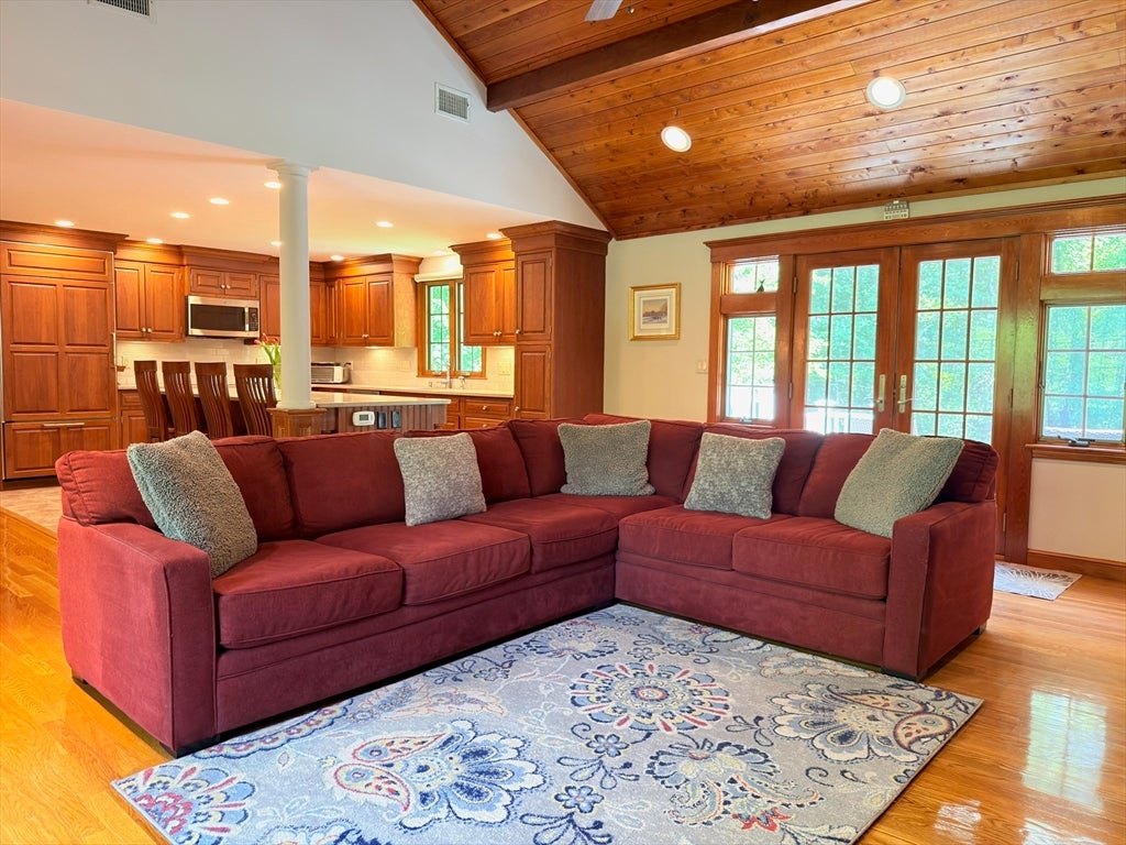 19 Bubbling Brook Rd