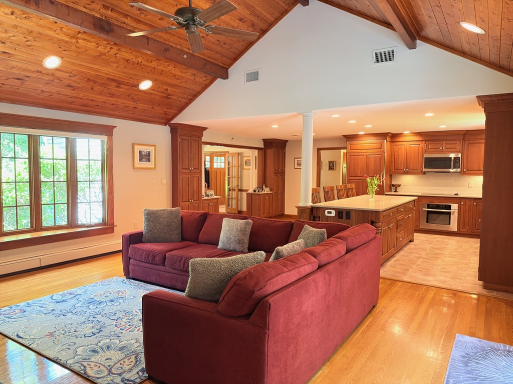 19 Bubbling Brook Rd