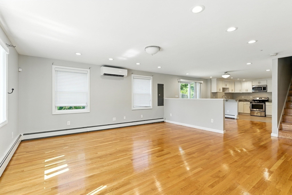 18 Holly Road