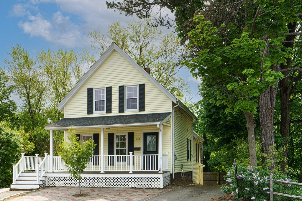 362 Commercial St