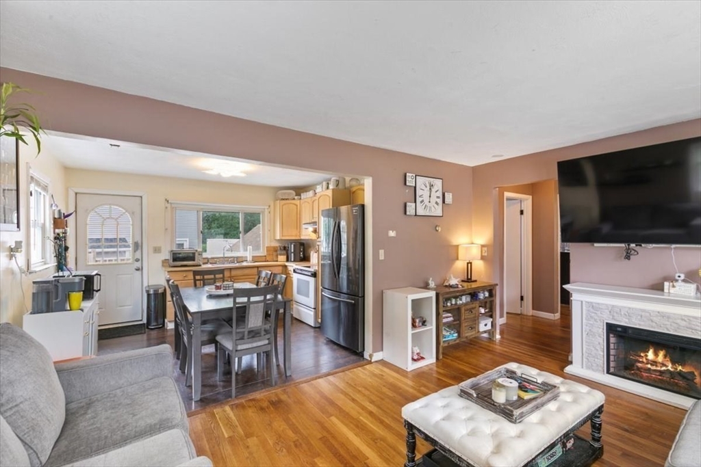 15 Oak St