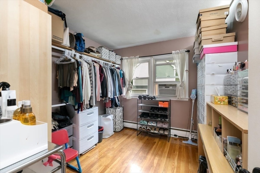 Tewksbury, Massachusetts 01876, United States, 3 Bedrooms Bedrooms, ,2 BathroomsBathrooms,Residential,Contingent,153698