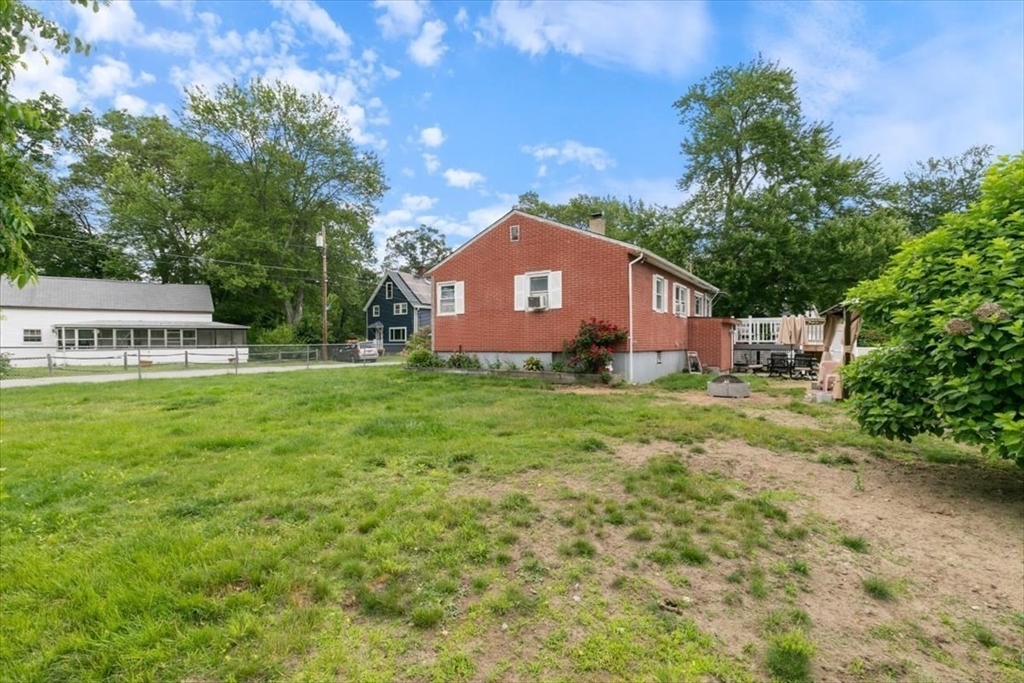 Tewksbury, Massachusetts 01876, United States, 3 Bedrooms Bedrooms, ,2 BathroomsBathrooms,Residential,Contingent,153698