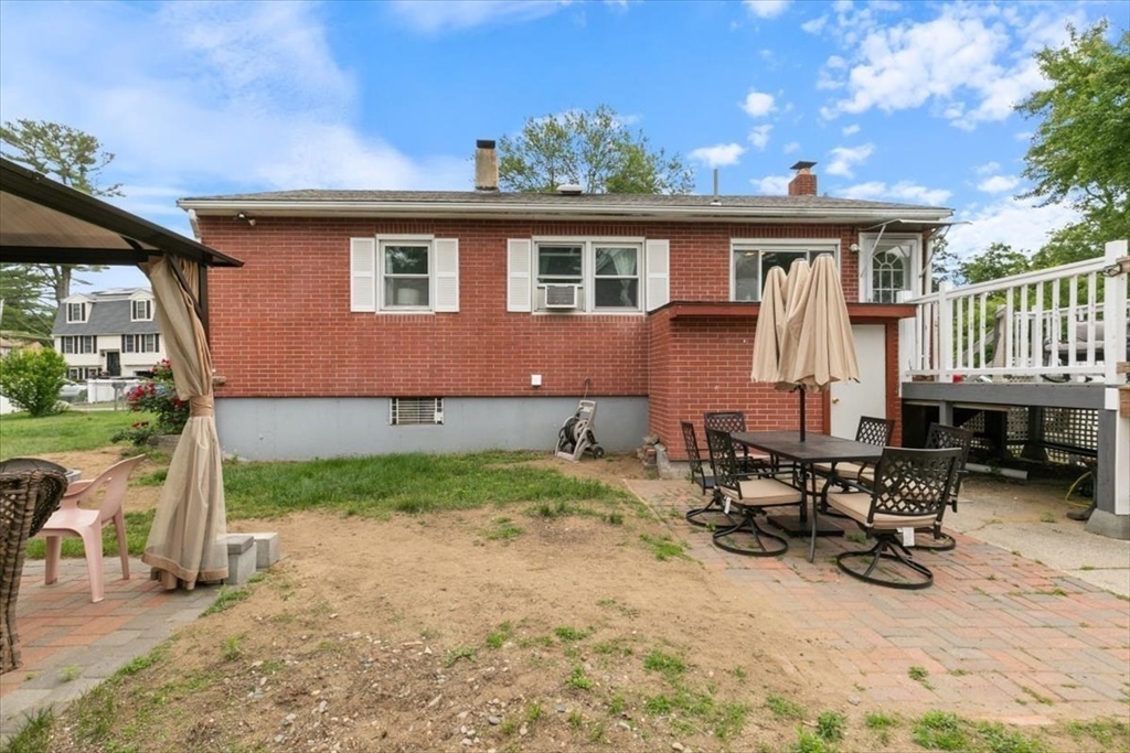 Tewksbury, Massachusetts 01876, United States, 3 Bedrooms Bedrooms, ,2 BathroomsBathrooms,Residential,Contingent,153698