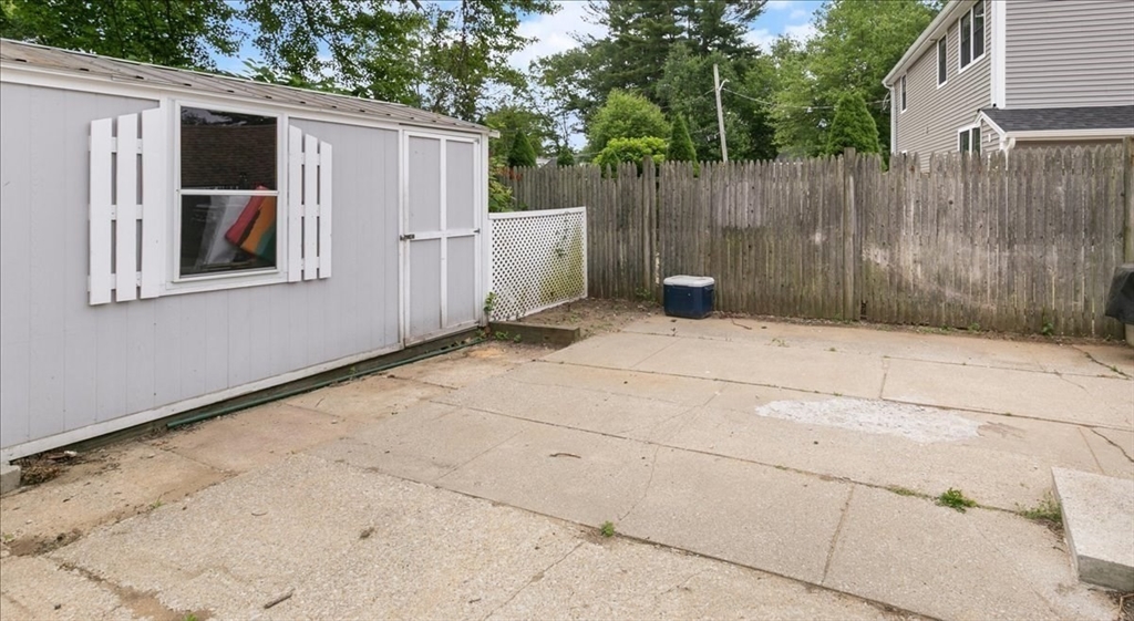 Tewksbury, Massachusetts 01876, United States, 3 Bedrooms Bedrooms, ,2 BathroomsBathrooms,Residential,Contingent,153698