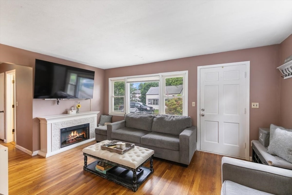15 Oak St