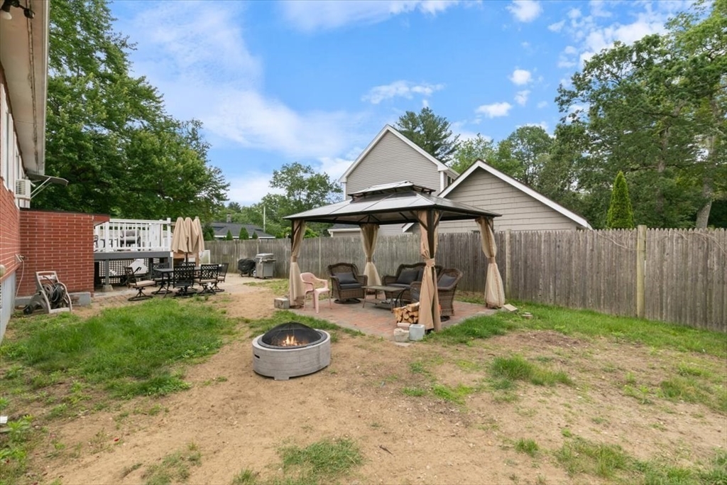 Tewksbury, Massachusetts 01876, United States, 3 Bedrooms Bedrooms, ,2 BathroomsBathrooms,Residential,Contingent,153698