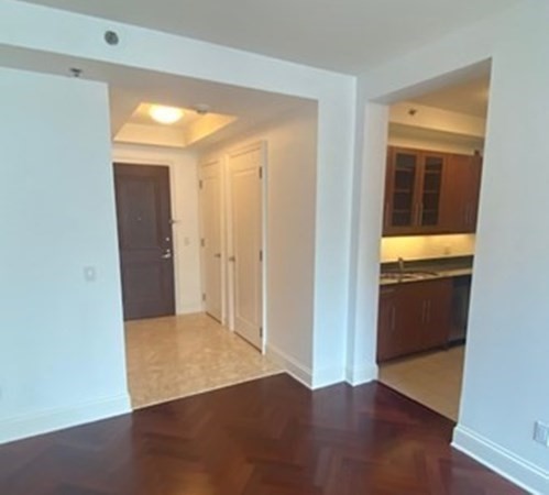 1 Charles St 701