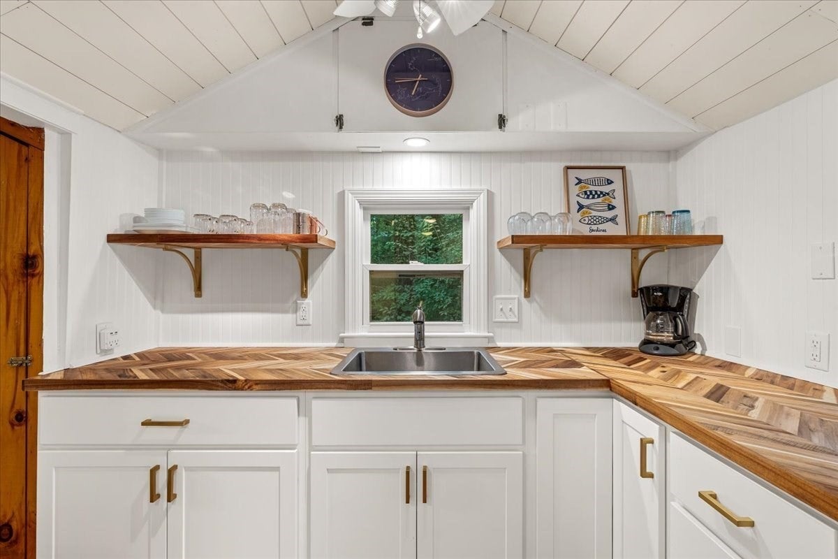 207 Bartlett Rd, Plymouth, MA Photo #11