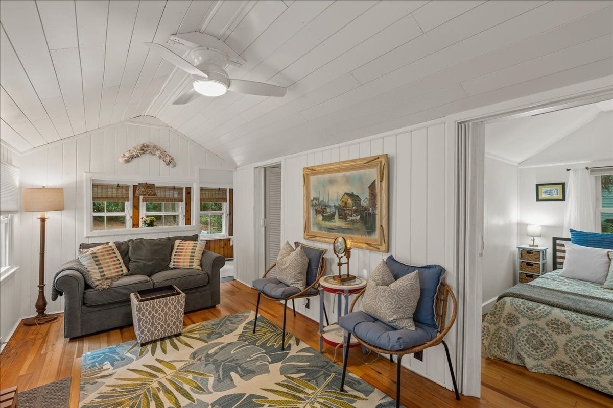 207 Bartlett Rd, Plymouth, MA Photo #8