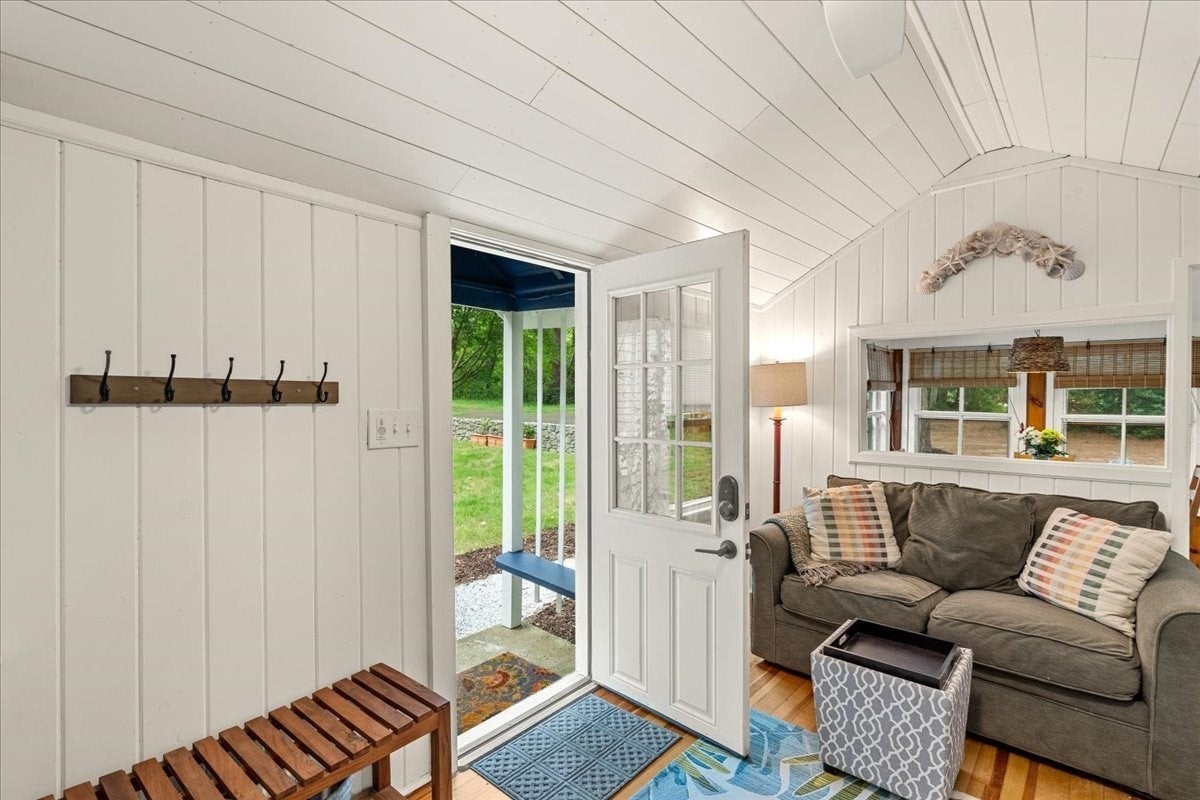207 Bartlett Rd, Plymouth, MA Photo #6