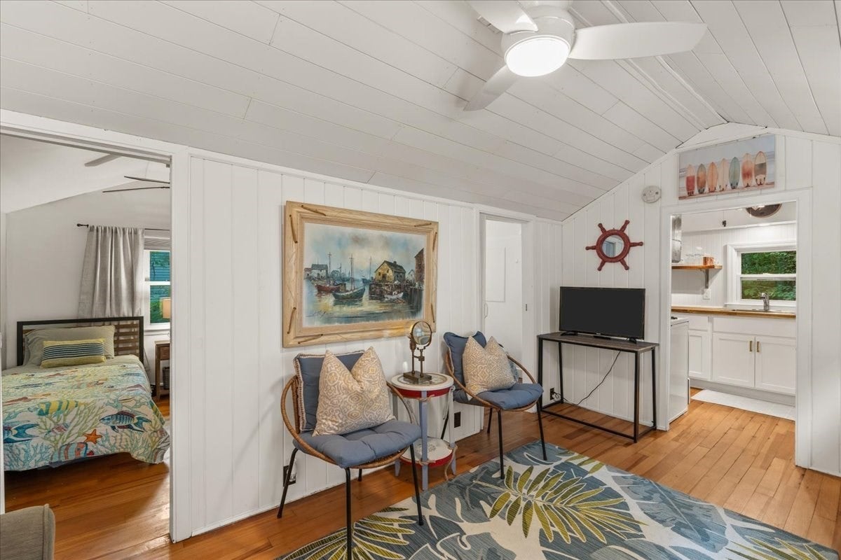 207 Bartlett Rd, Plymouth, MA Photo #9