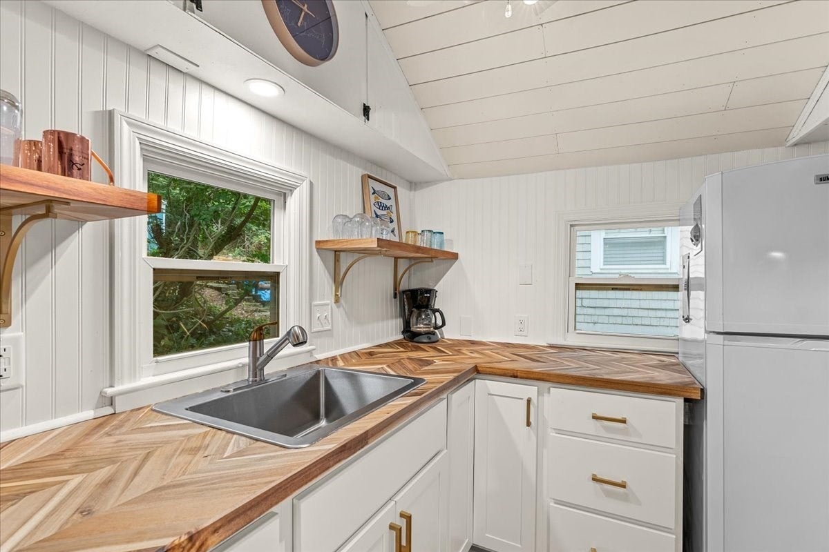 207 Bartlett Rd, Plymouth, MA Photo #14