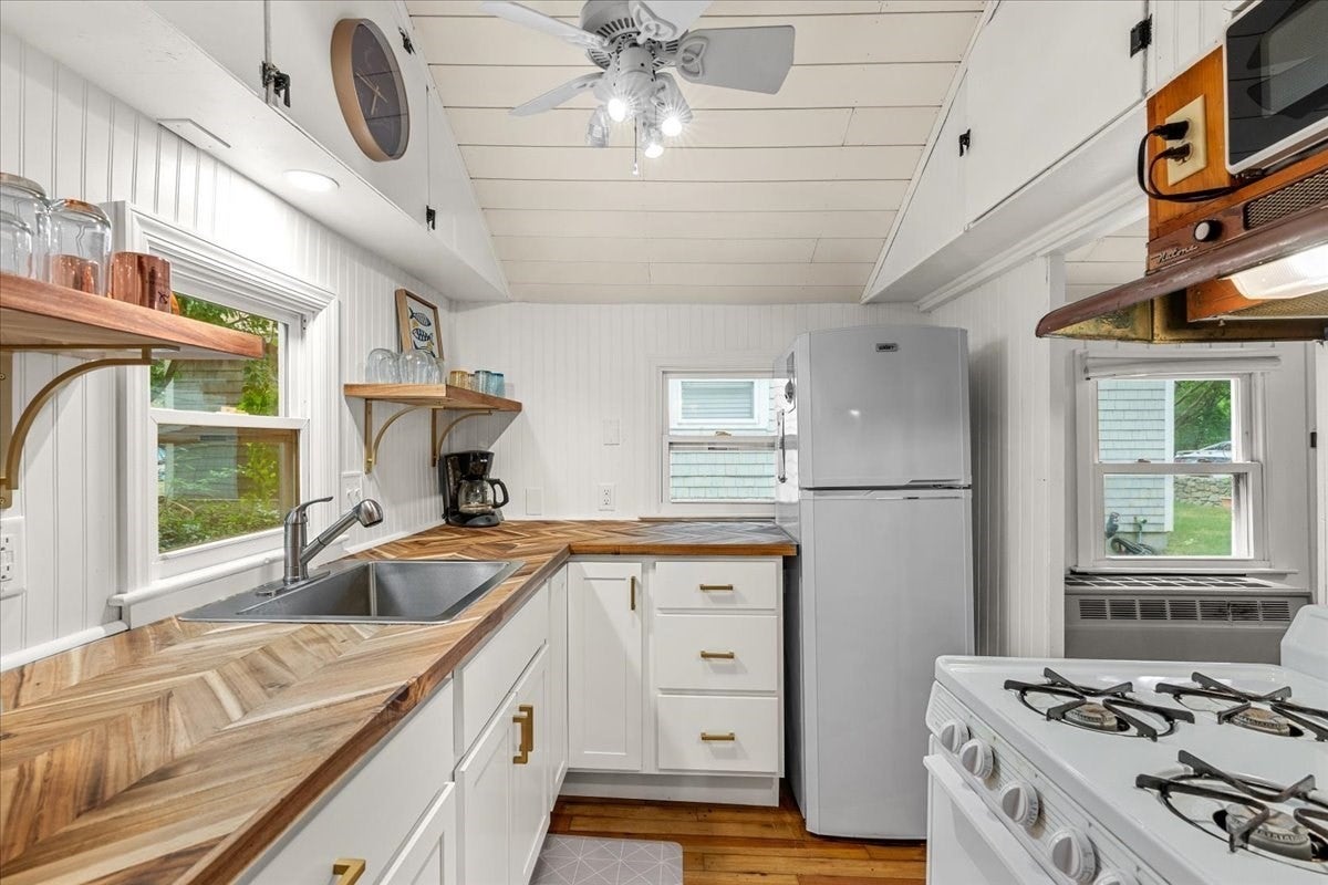 207 Bartlett Rd, Plymouth, MA Photo #15