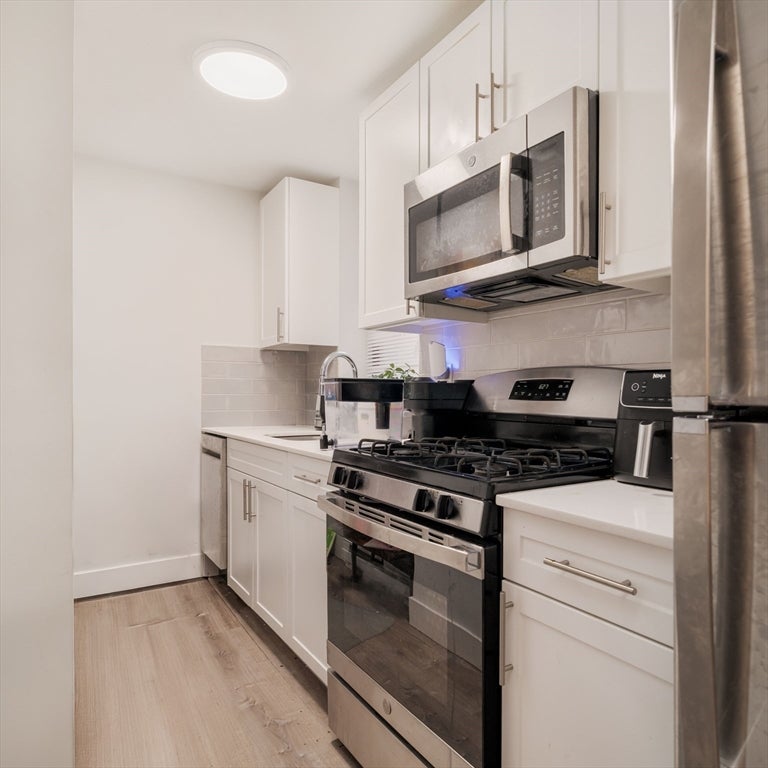 Click for 81 Park Drive #B, Boston, MA slideshow