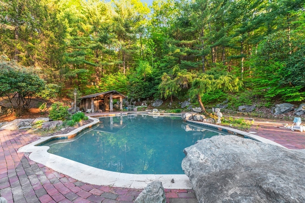112 Bigelow Drive